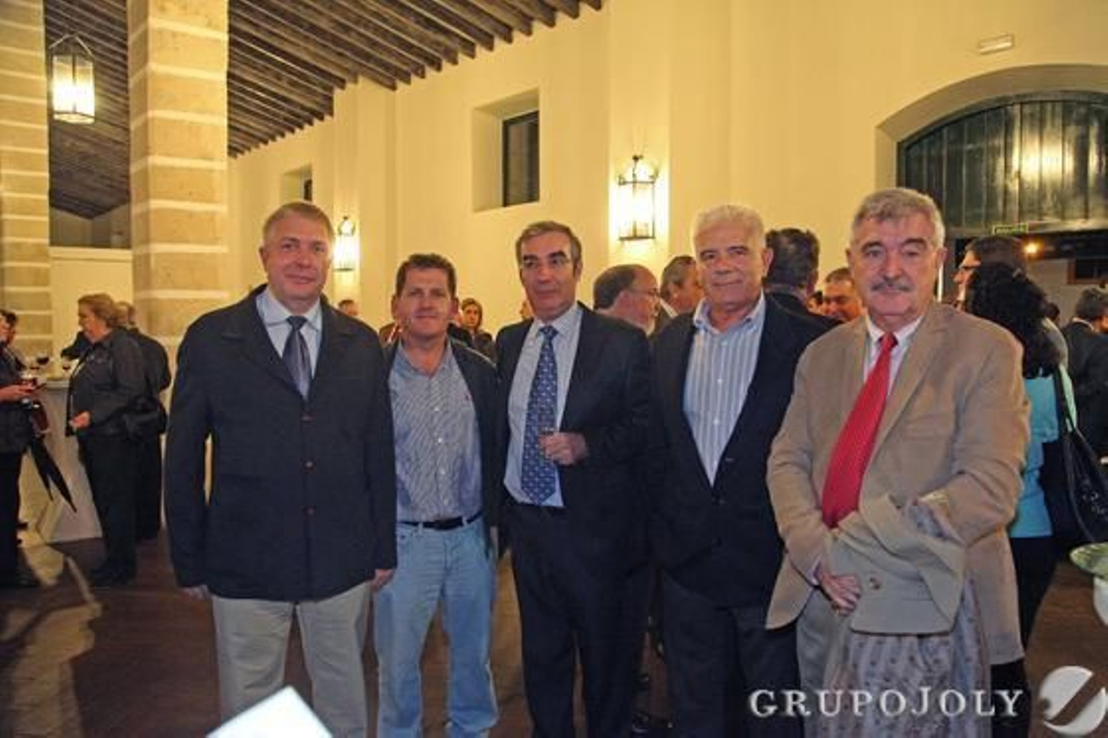 El comisario de la Policía Nacional en Jerez, José Antonio Fernández, con los inspectores Francisco Javier Vázquez y Manuel Benítez, además de Javier Pérez y Manuel García. 

Foto: Pascual · Vanesa Lobo
