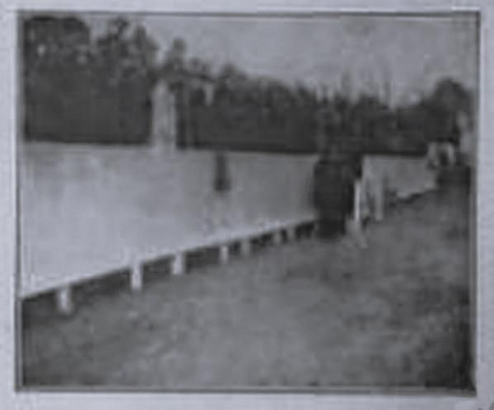 Imagen inédita de la valla de madera de la zona de Tribuna del campo.