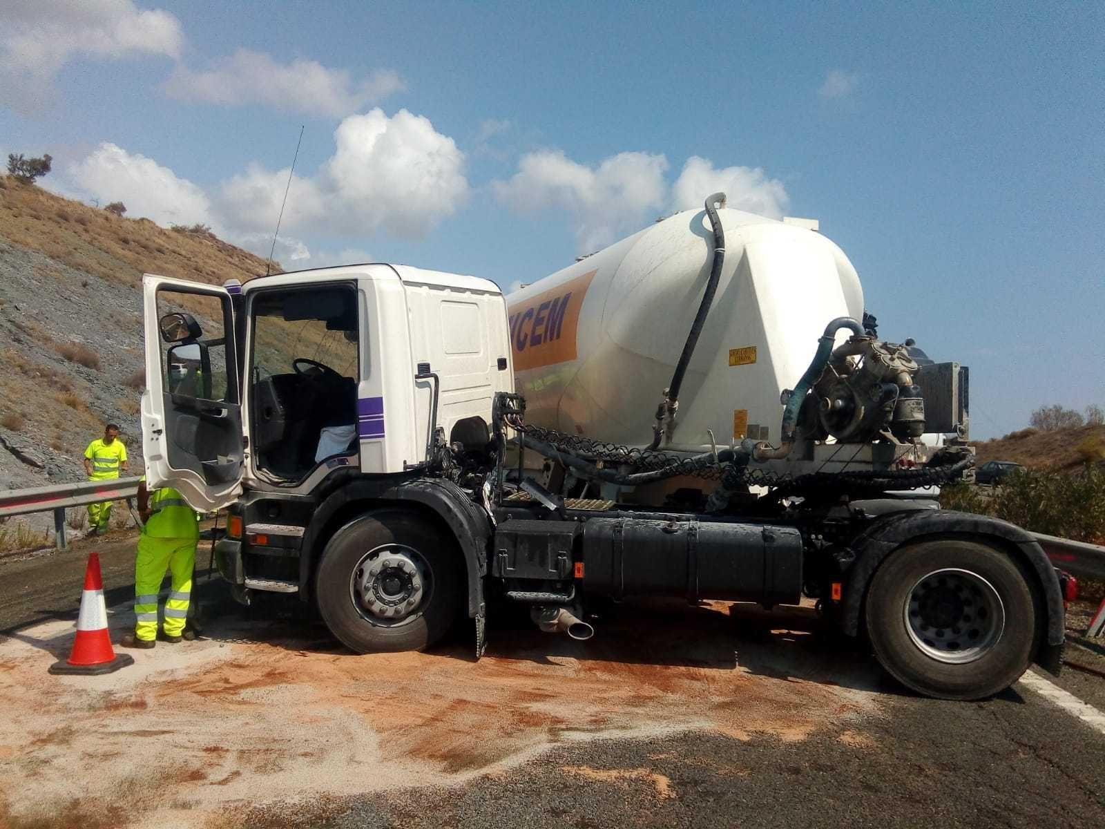 La hormigonera que se vio implicada en el accidente.