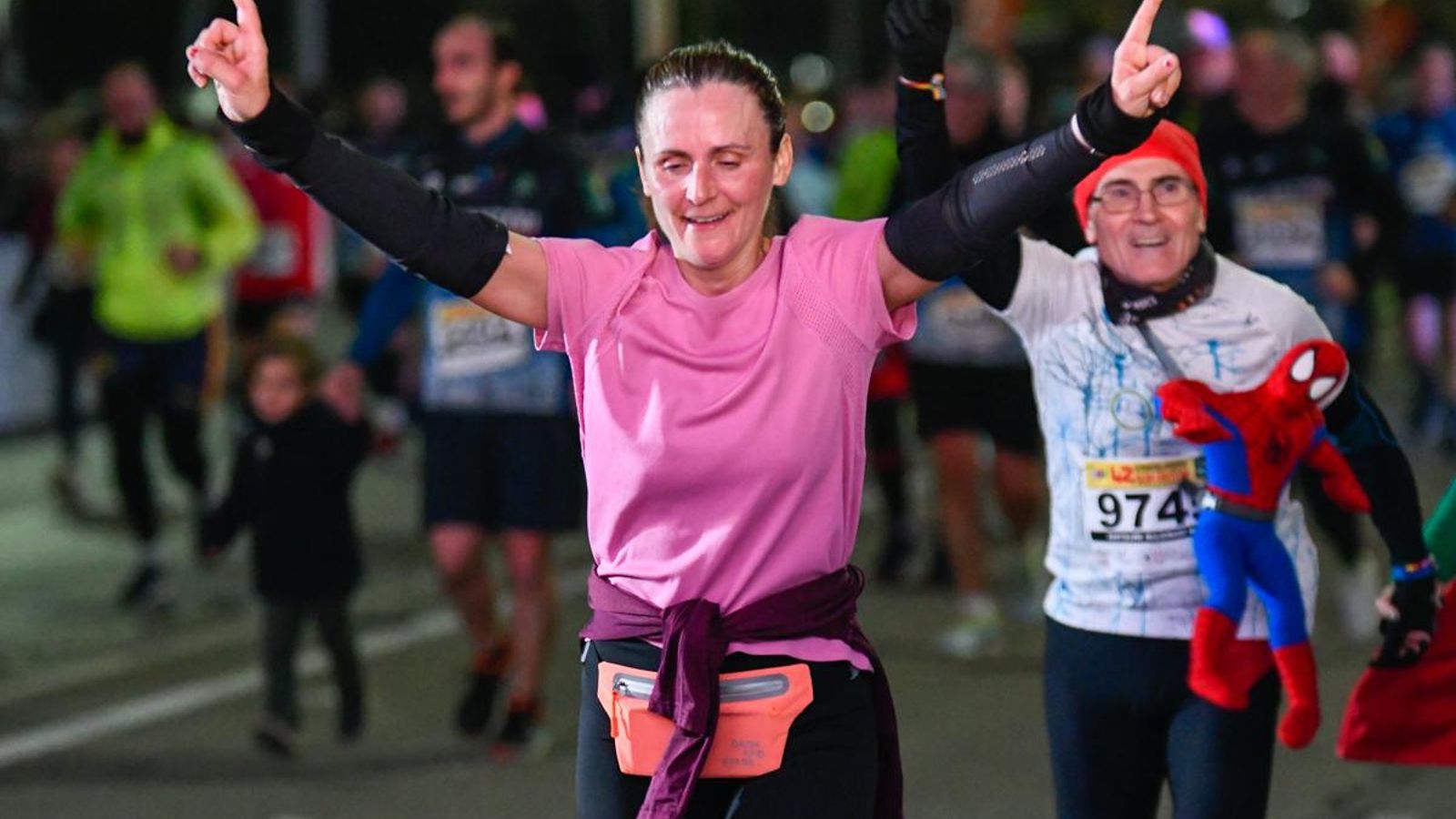 En imágenes: búscate en tu llegada a meta de la Carrera de San Antón 2025 (10)