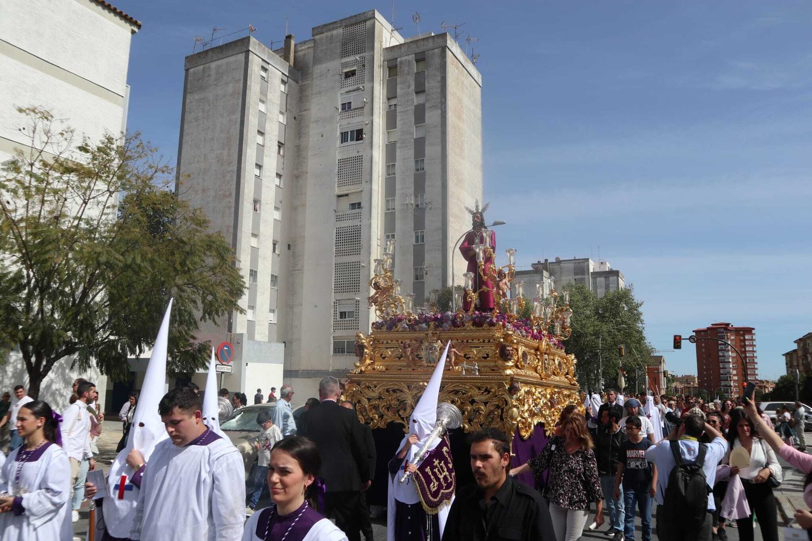 Cautivo y Misericordia ya se encaminan al centro en este Lunes Santo