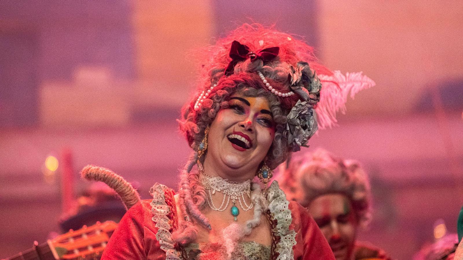 Búscate entre las mejores imágenes de la final del COAC 2025 del Carnaval de Cádiz