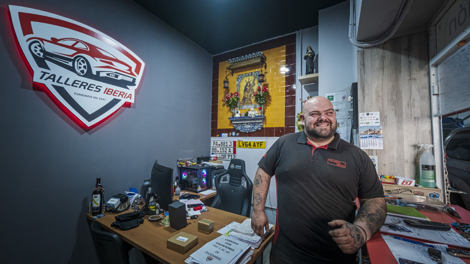 Germán Hermoso, al frente de Talleres Iberia, uno de los comercios más antiguos del barrio