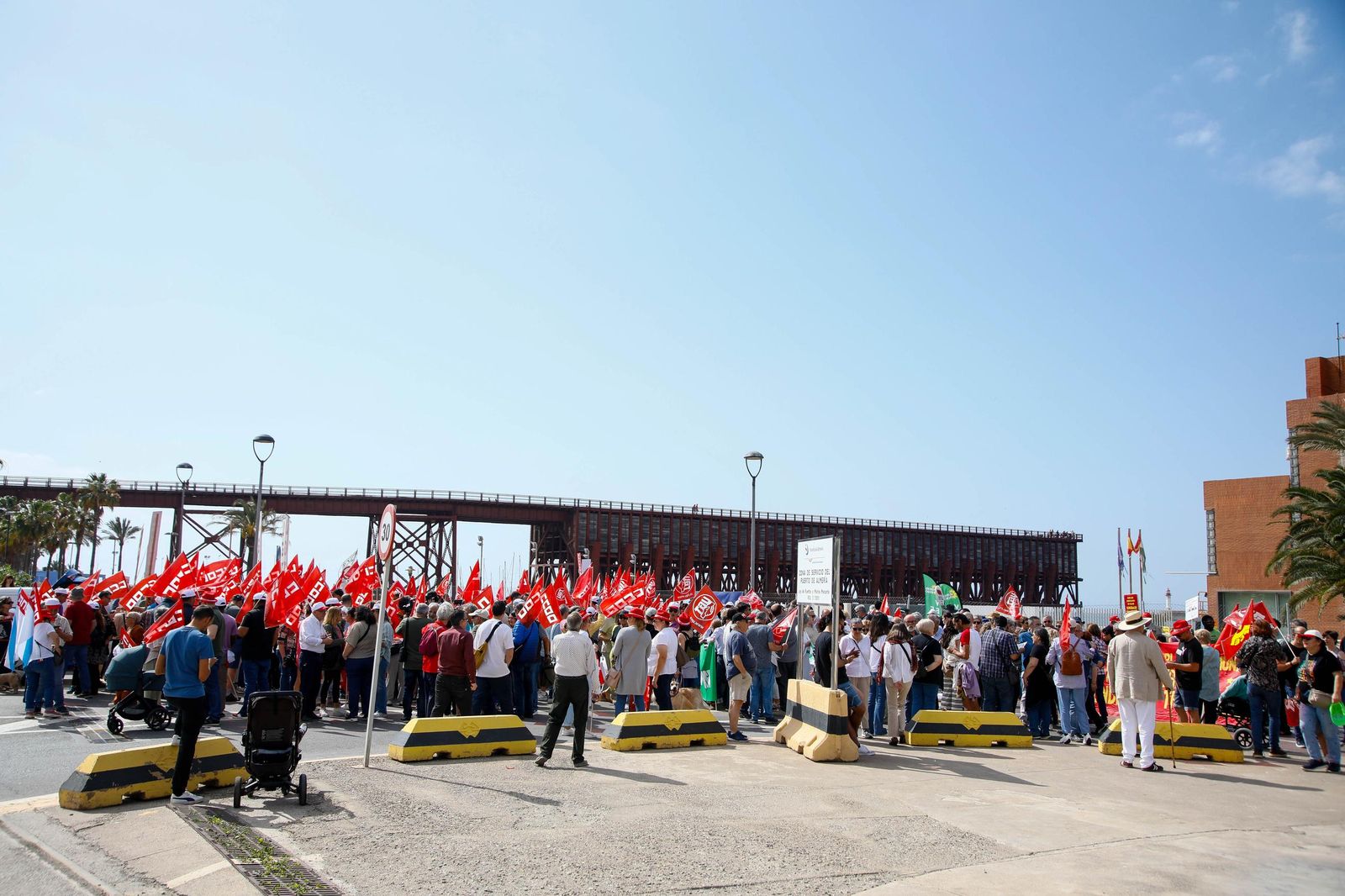 Las imágenes de la manifestaciones del 1 mayo en Almería, Día del Trabajador