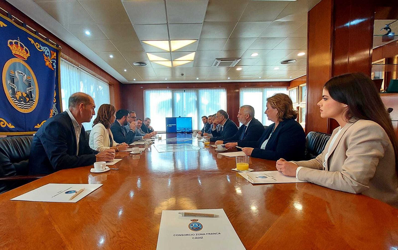 Reunión mantenida entre Zona Franca y representantes de Cádiz-Port