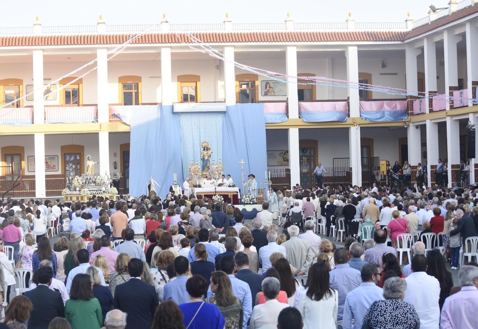 San Lorenzo saluda a María Auxiliadora