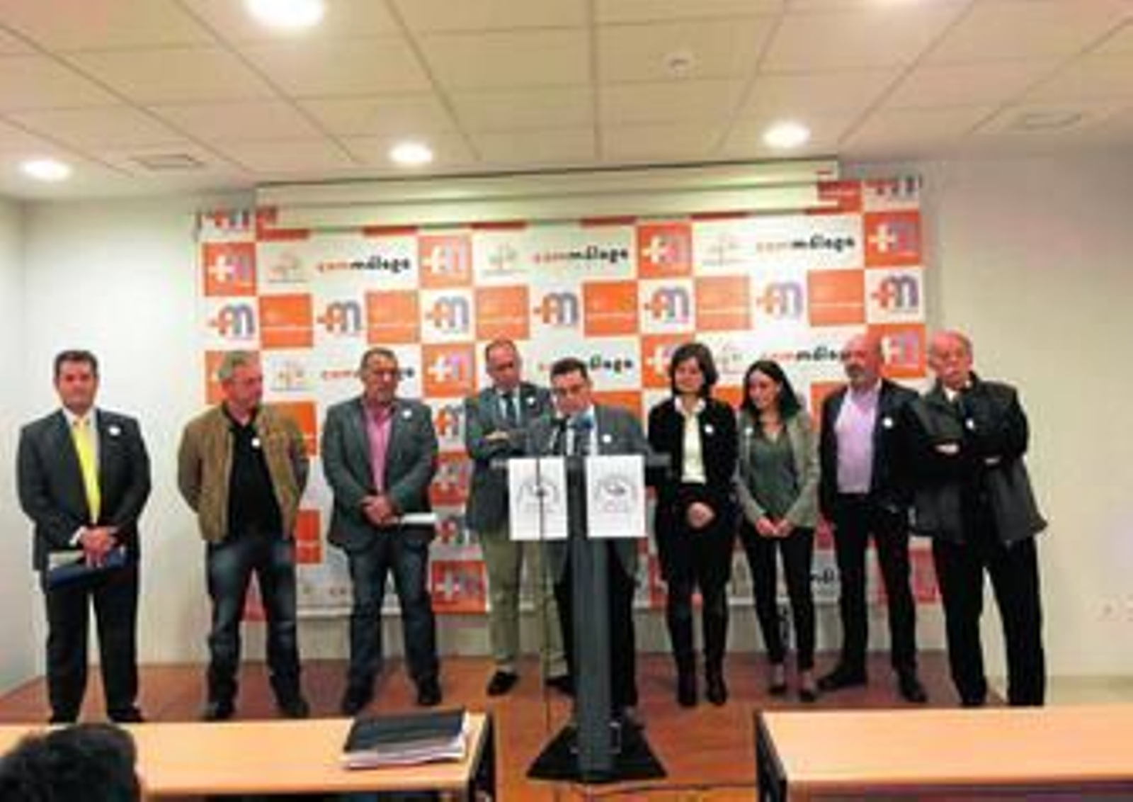 Lectura del decálogo por la Atención Primaria en el Colegio de Médicos.