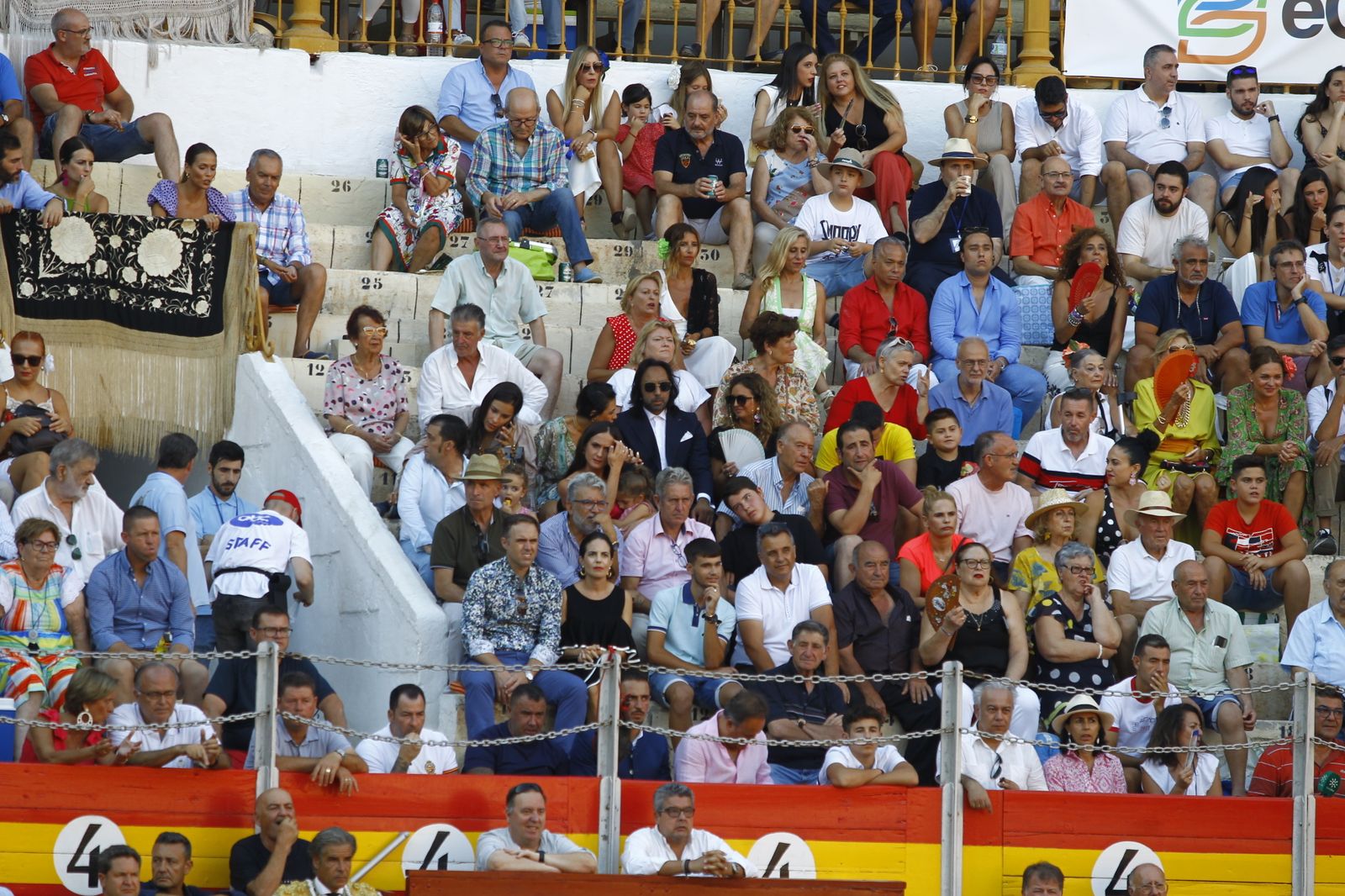 Imágenes del ambiente de la corrida de toros de la Feria de Almería