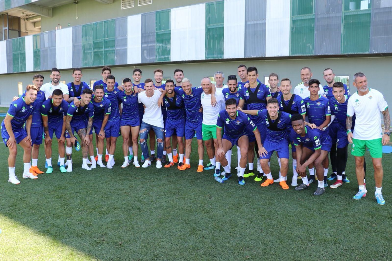 Imagen de Fabián con la plantilla bética.