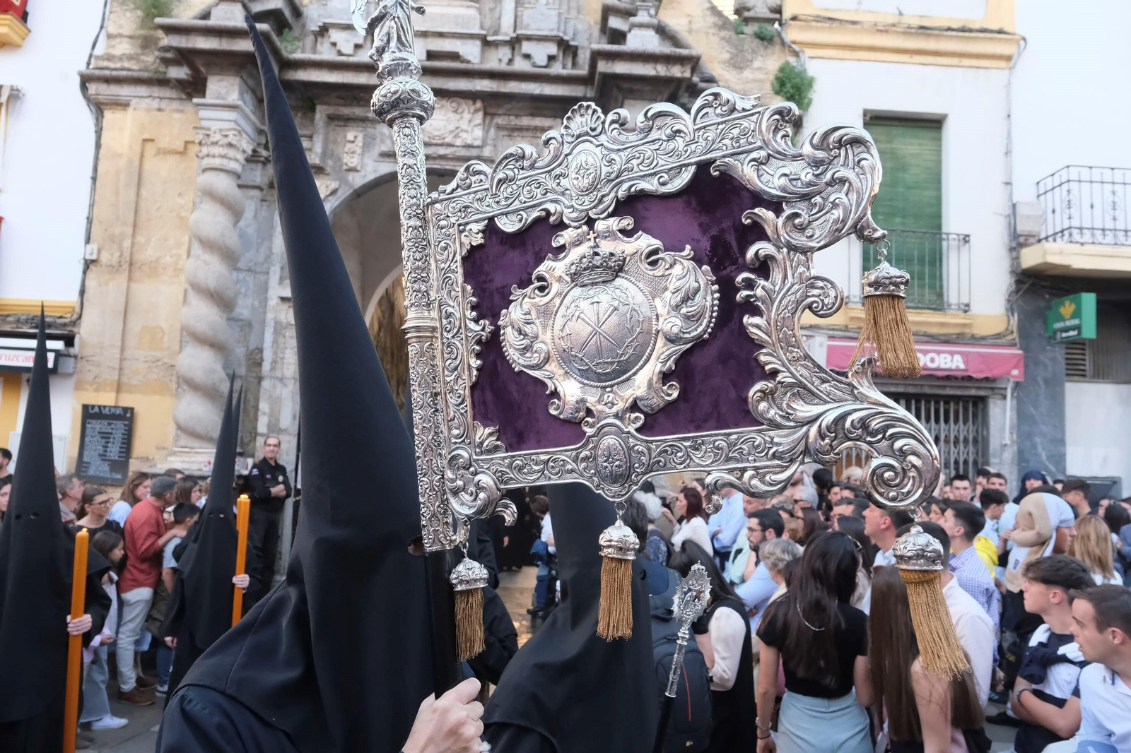 Viernes Santo en Córdoba: la procesión de la Expiración, en imágenes