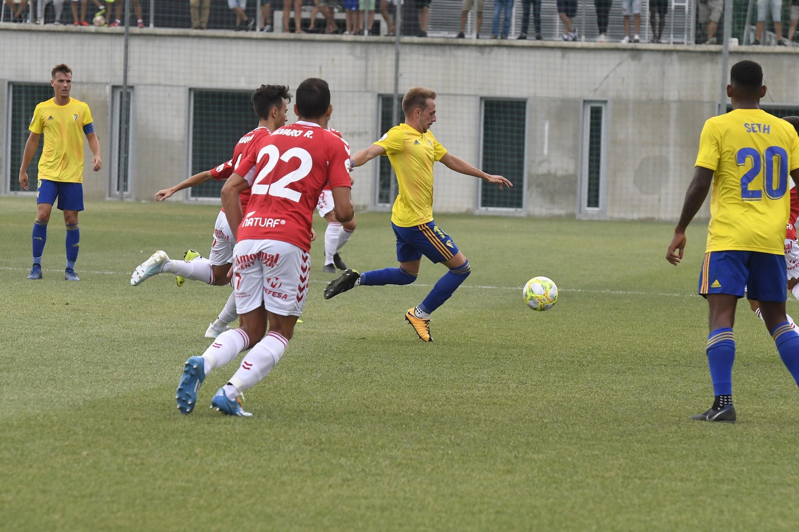 Las imágenes del Cádiz B-Murcia