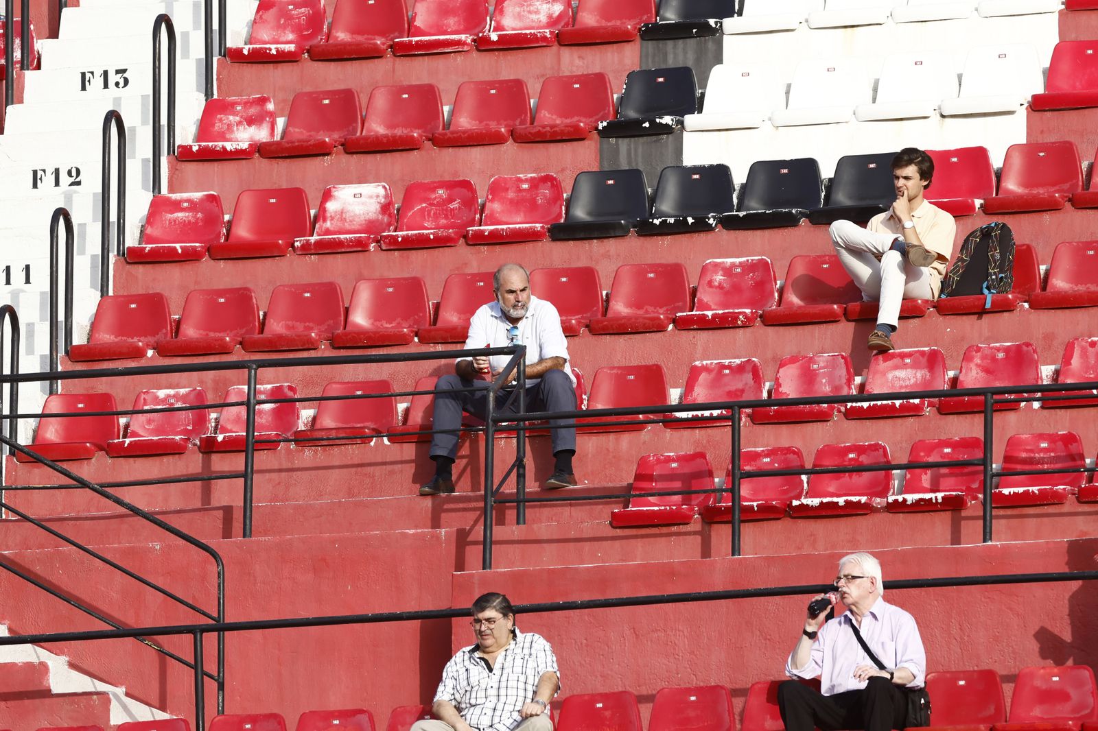 Búscate en las fotos del Sevilla-Valencia
