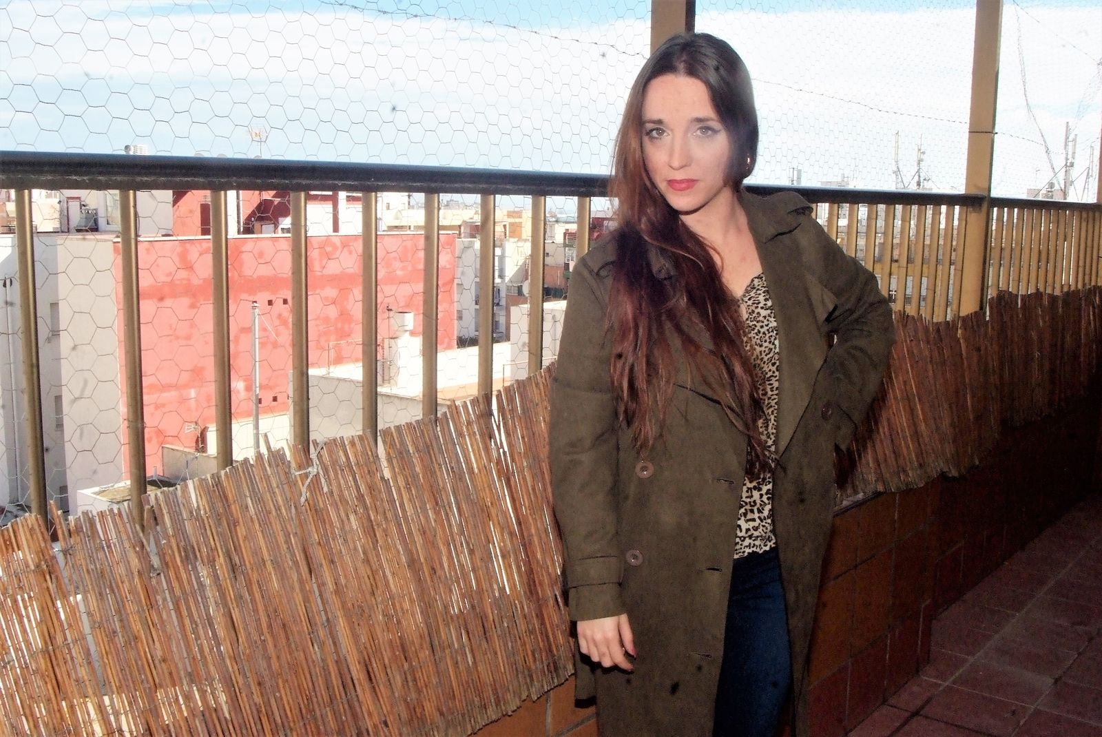 Carmen Moreno en la terraza de su casa en el barrio de Pescadería