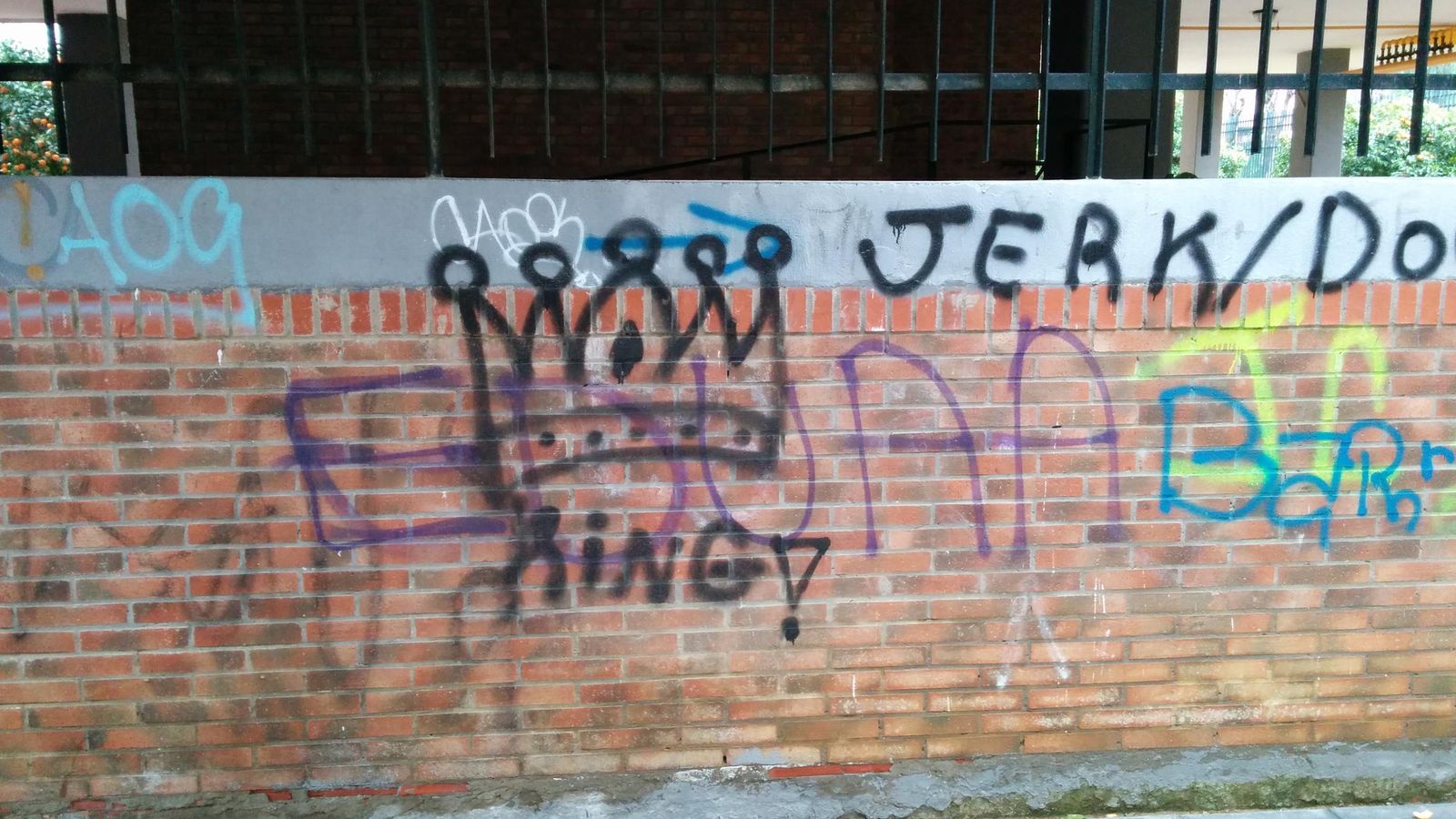 Pintada de los Latin Kings en la Macarena, en 2014.