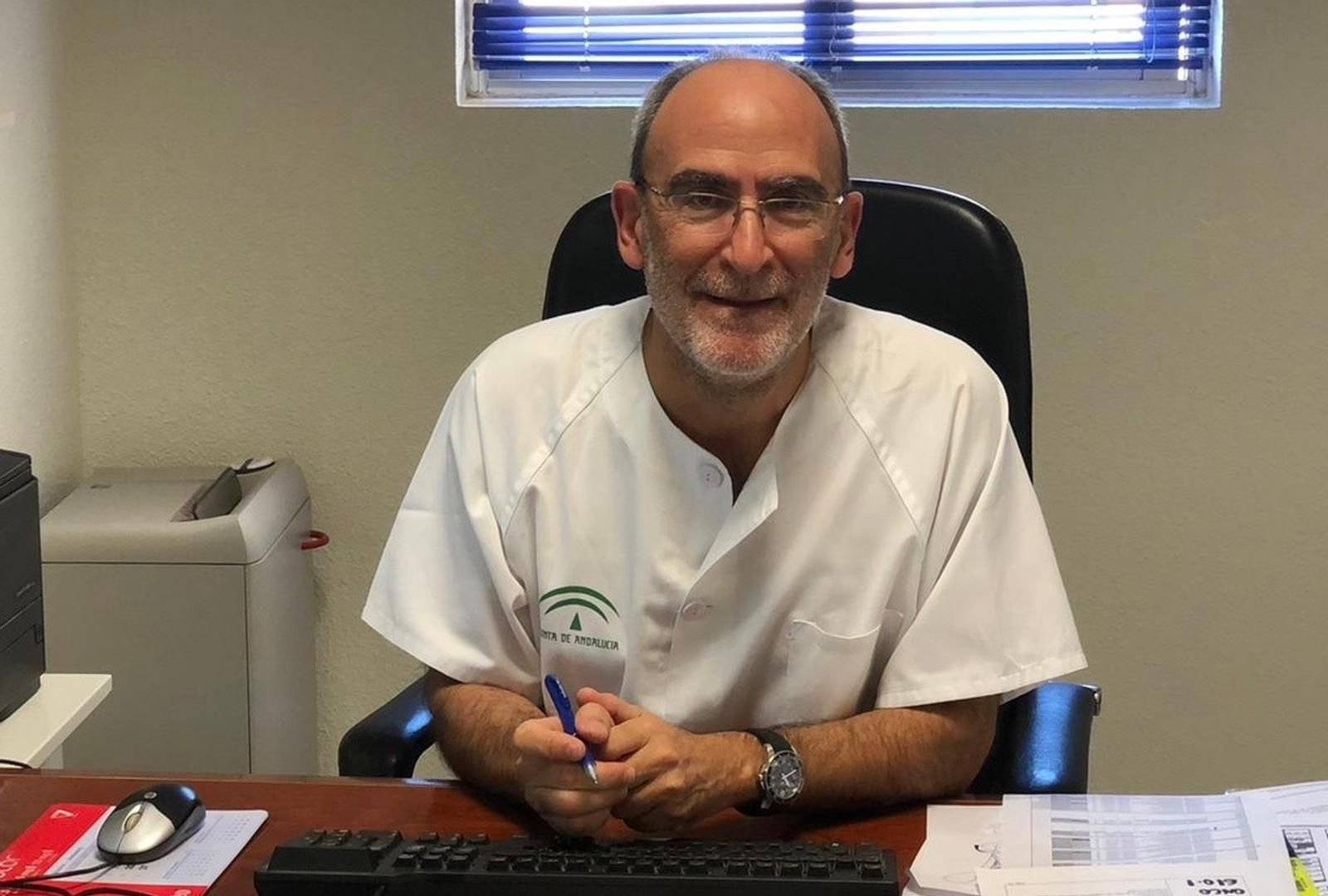 El doctor L. Felipe Díez García analiza para Diario de Almería estos últimos meses y como afrontan un futuro en el que no se descarta nada pero para el que se está preparado.