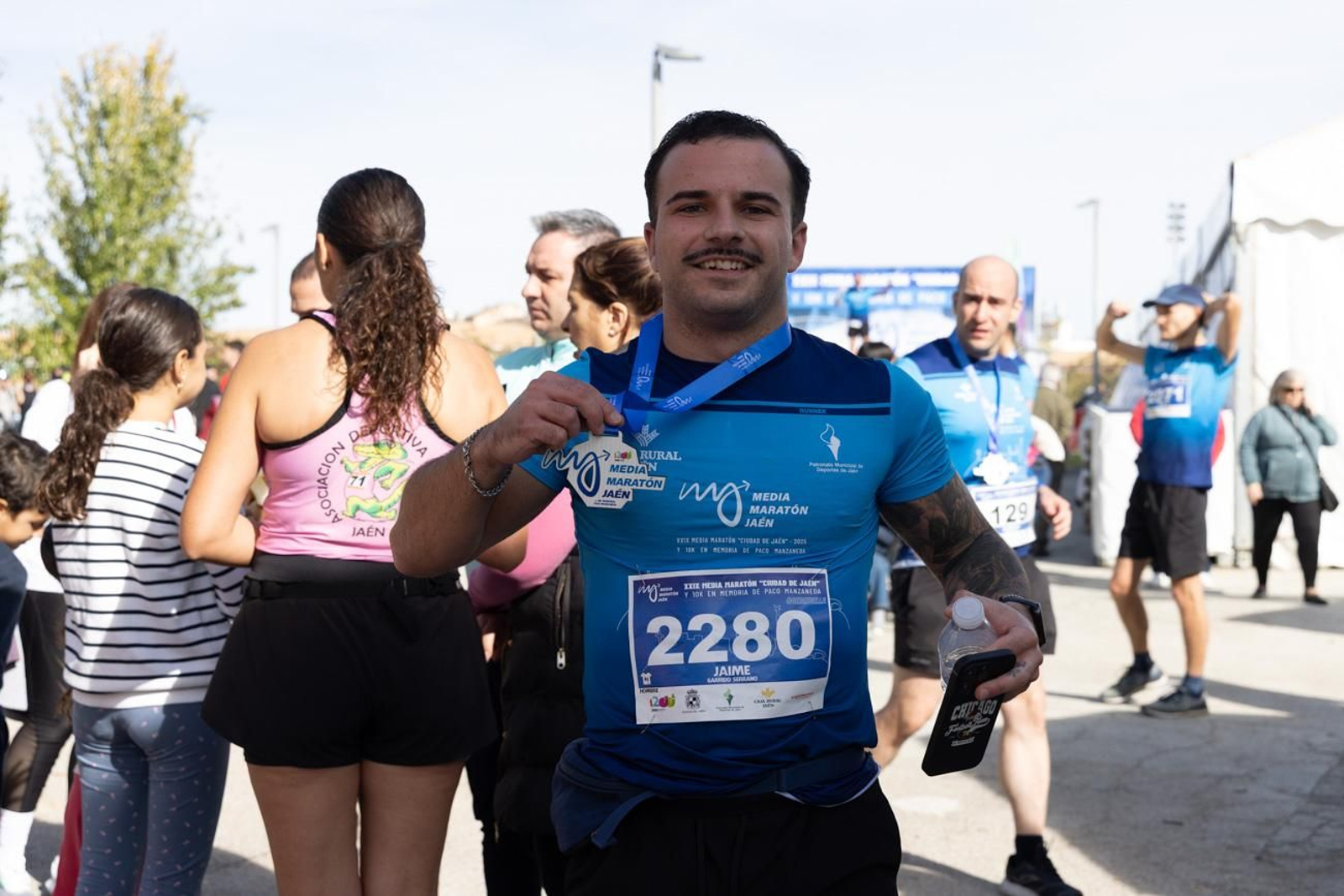 En imágenes: multitudinaria e histórica XXIX Media Maratón 'Ciudad de Jaén' y 10k en memoria de Paco Manzaneda