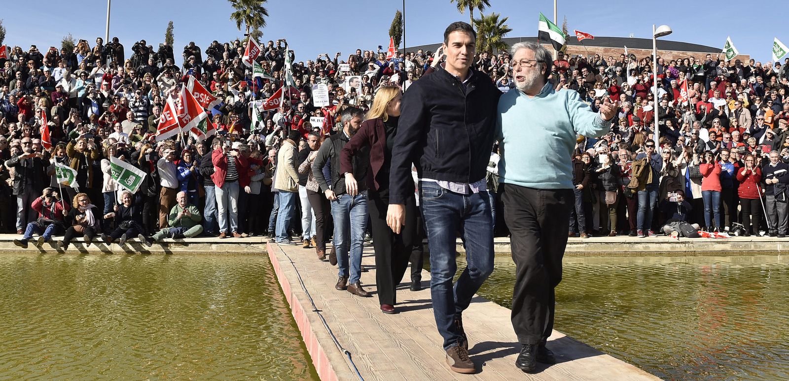 Las imágenes del acto de Pedro Sánchez en Dos Hermanas
