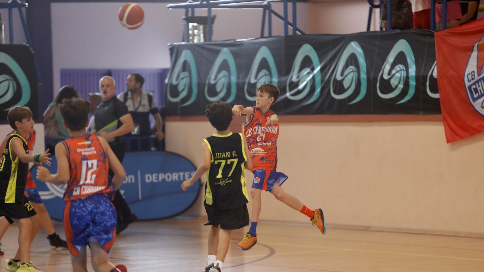 Las fotos de la primera jornada del Cadeba mini-masculino de La Línea