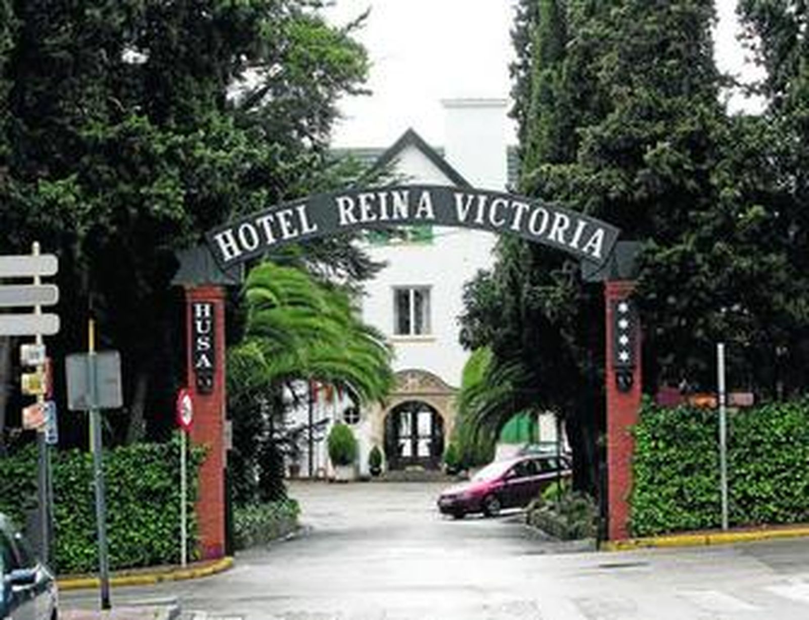 Entrada al hotel Reina Victoria, en Ronda.