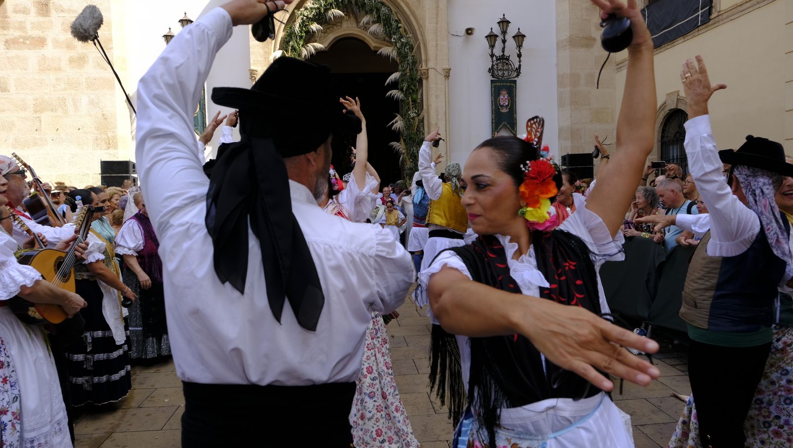 La ofrenda a la Virgen del Mar en imágenes