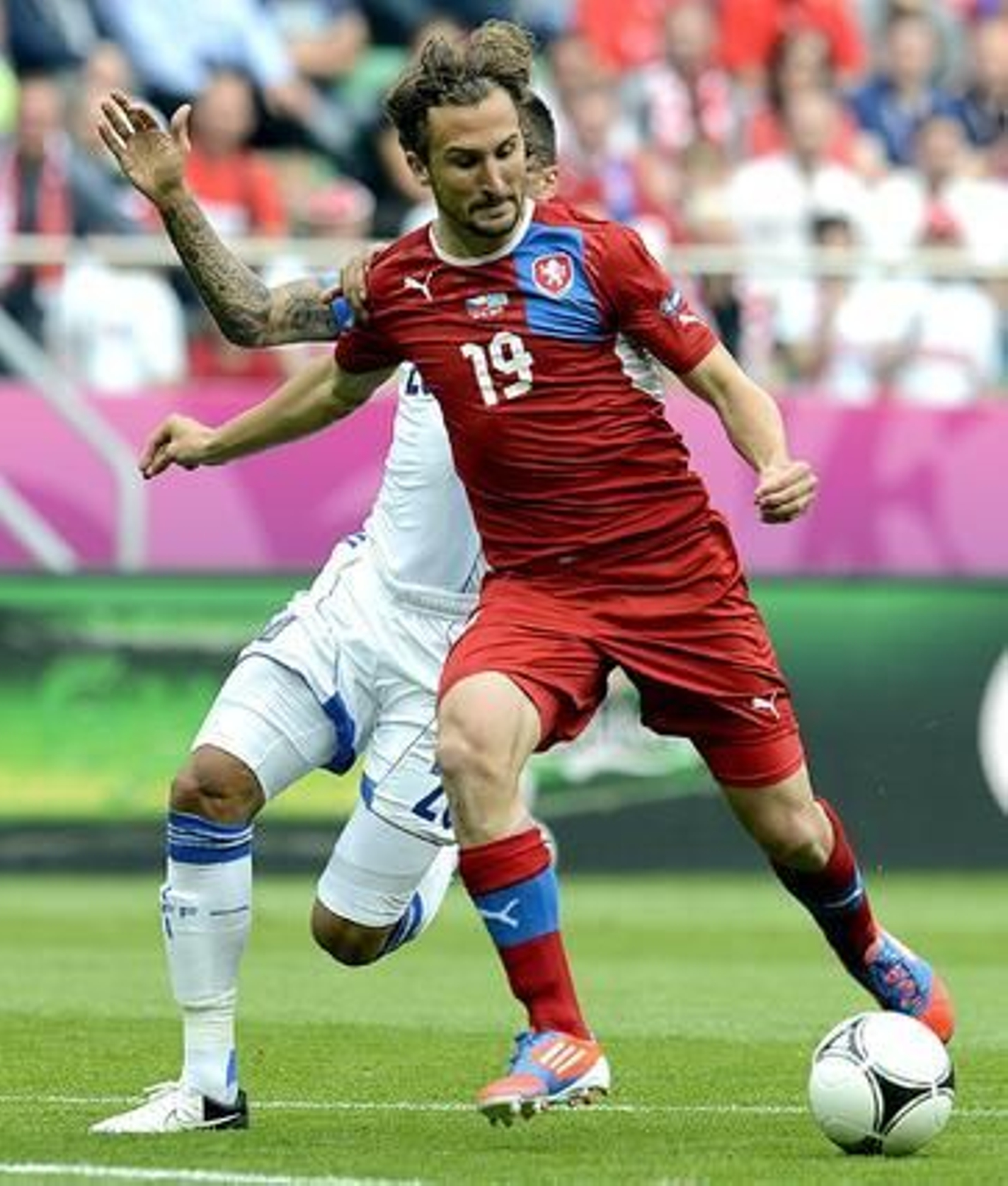 La República Checa vence a Grecia con dos goles en los primeros cinco minutos de partido.

Foto: EFE