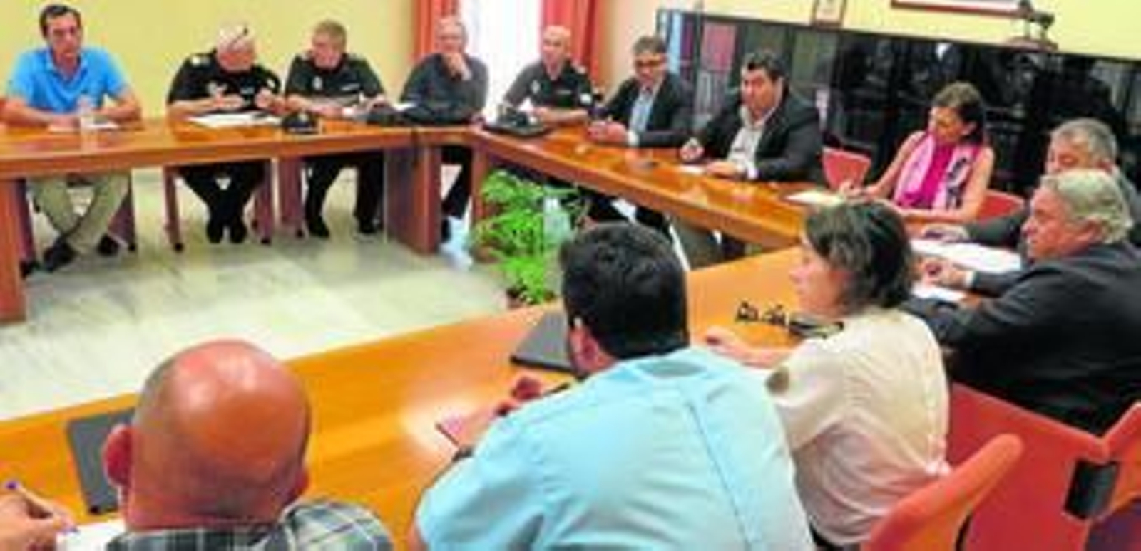Reunión celebrada ayer en el Ayuntamiento para ultimar el dispositivo de seguridad de la Feria.