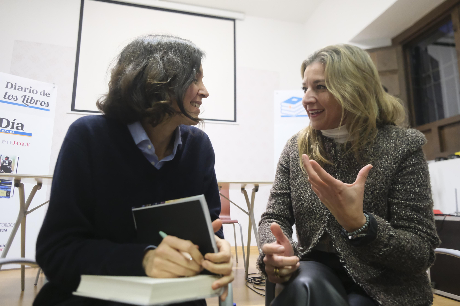 Las imágenes de la presentación de la obra ‘Historias de mujeres casadas’ de Cristina Campos en Córdoba