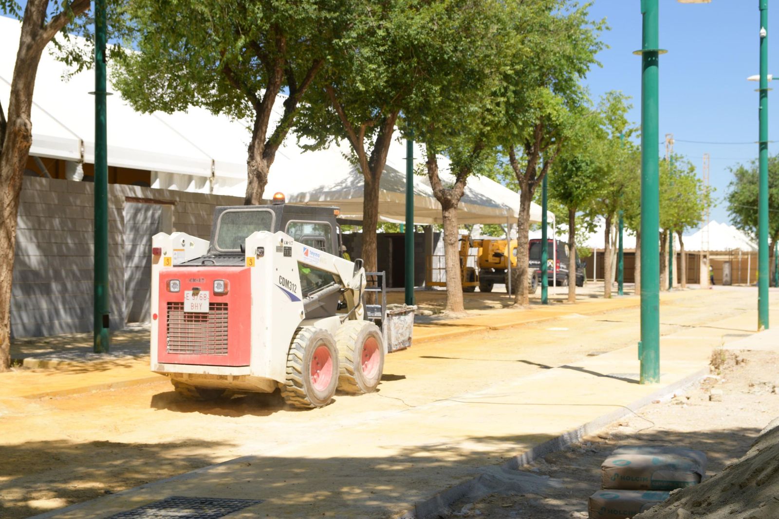 Imagen de archivo de la preparación del recinto ferial del Corpus de Granada