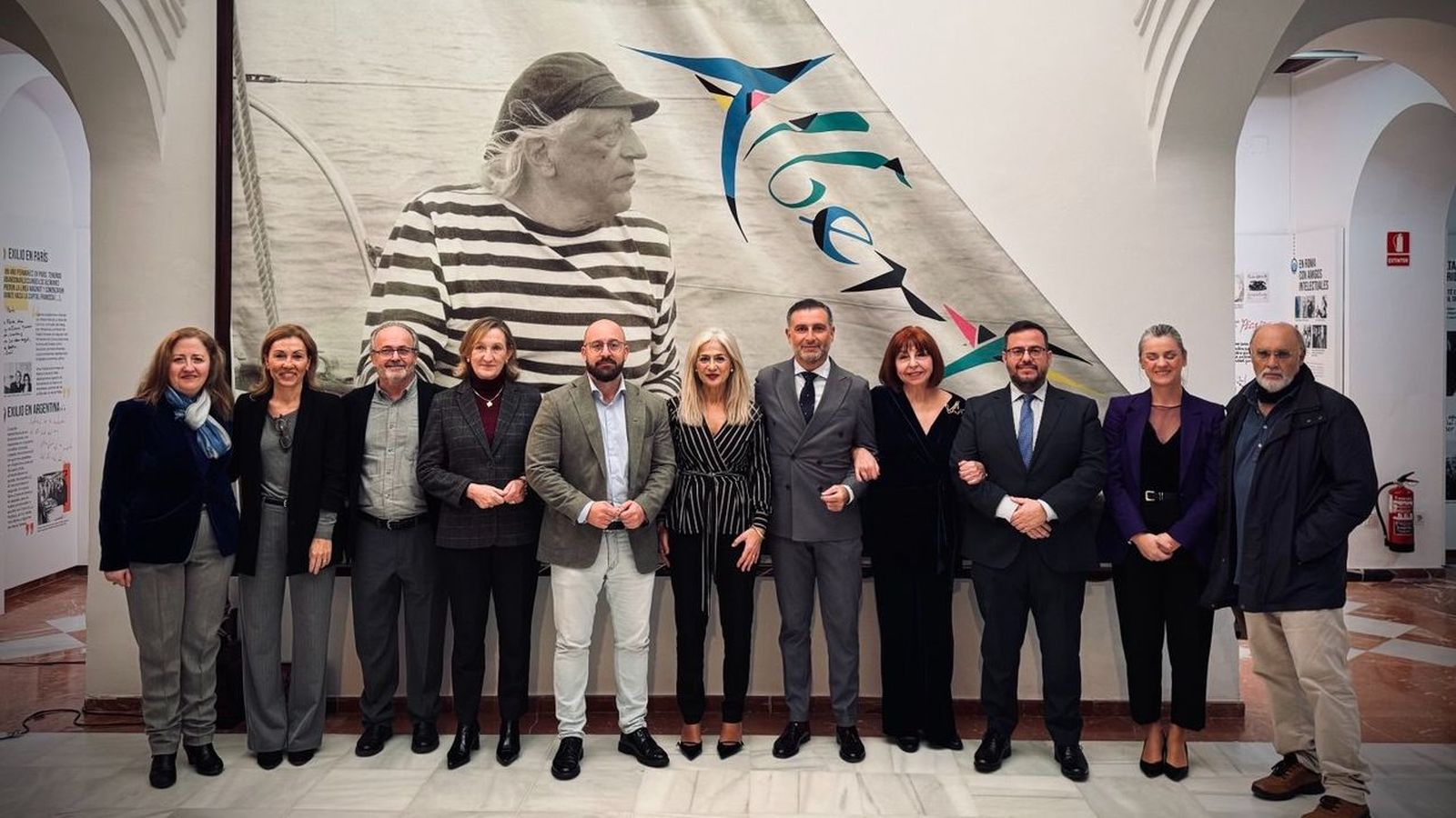 Foto de familia de los asistentes al acto de hermanamiento.