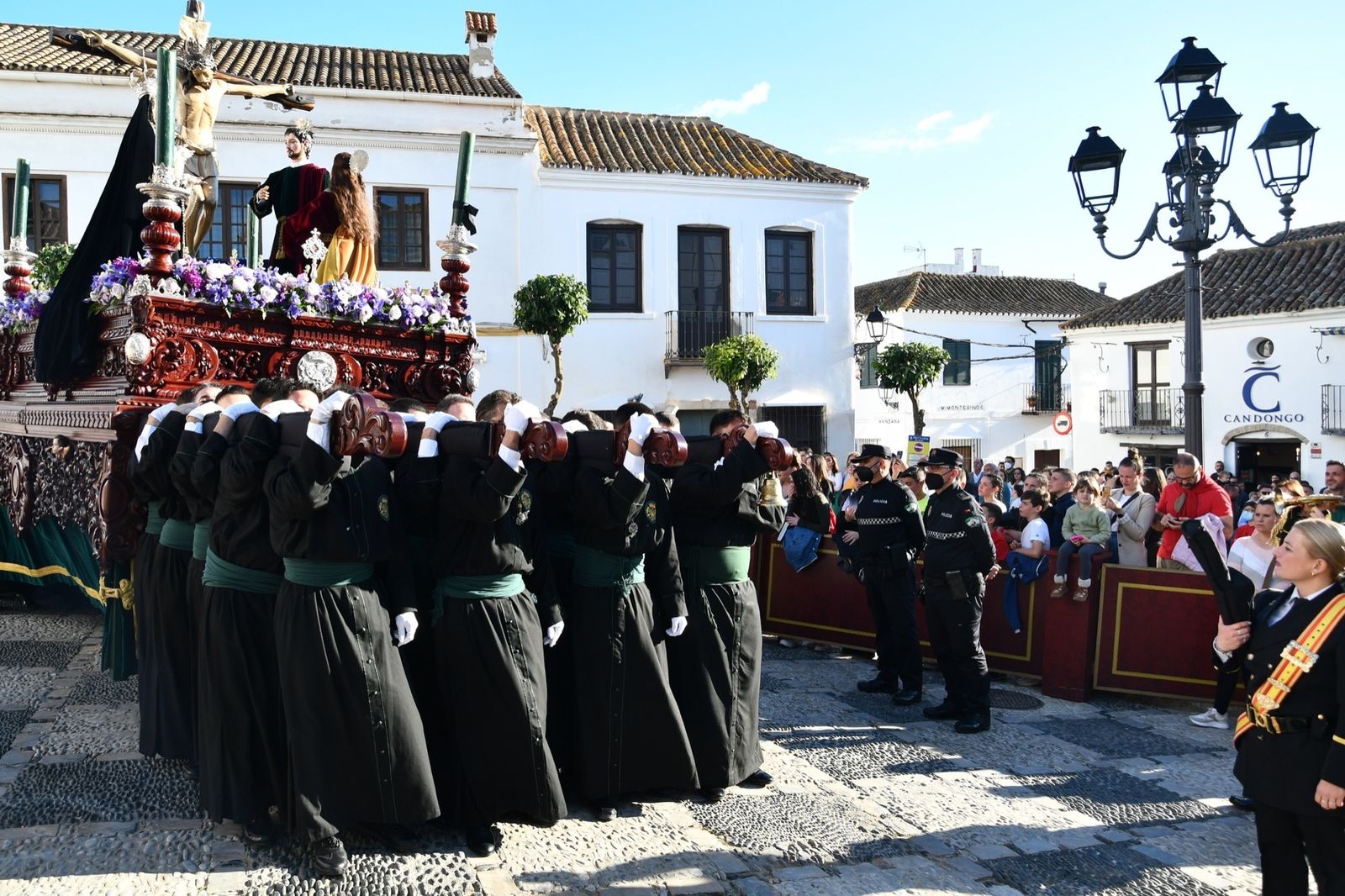 El paso del Cristo de las Aguas, en la Plaza de la Iglesia.