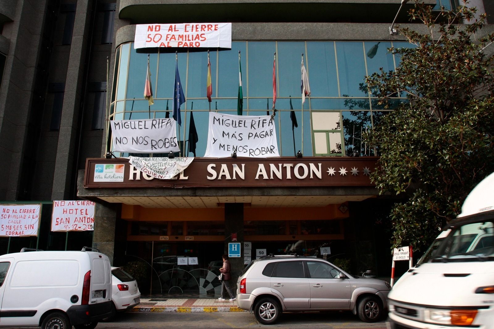 El primer cierre del hotel fue en diciembre de 2014, siendo propiedad de Vita Hotels.