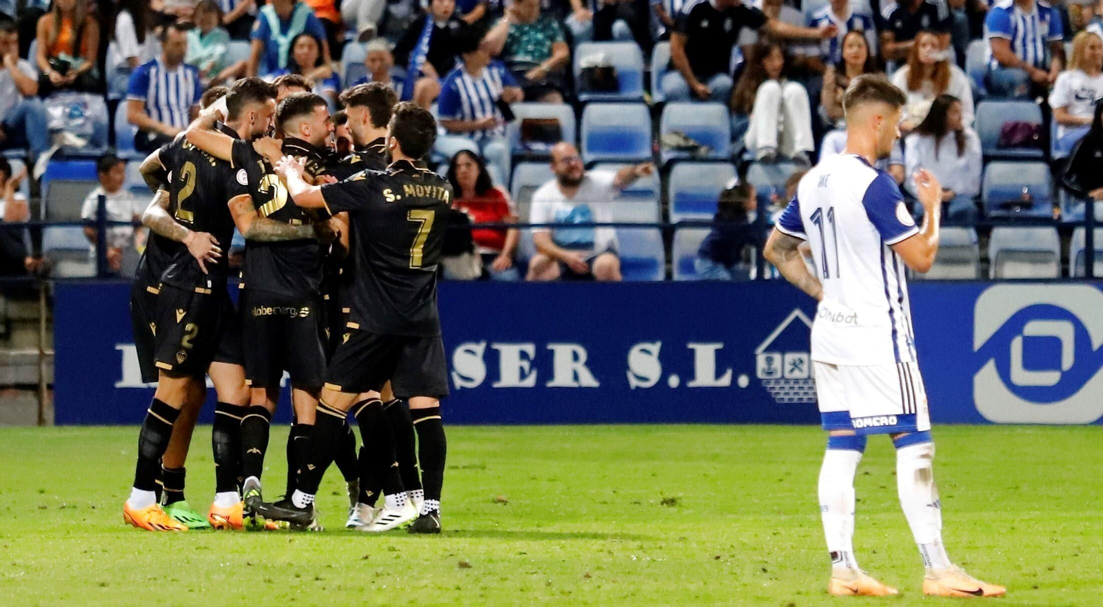 Los jugadores del Castellón celebran un gol en el Nuevo Colombino ante el Recreativo de Huelva.