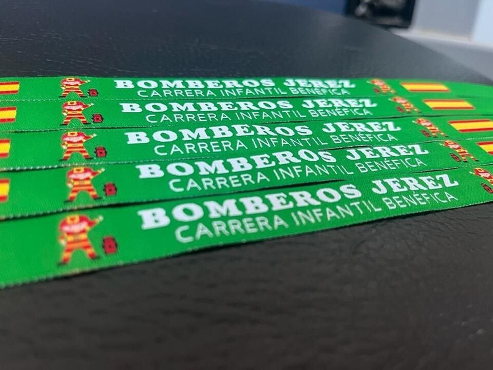 Pulseras solidarias de los bomberos de Jerez. Pulseras solidarias de los bomberos de Jerez.