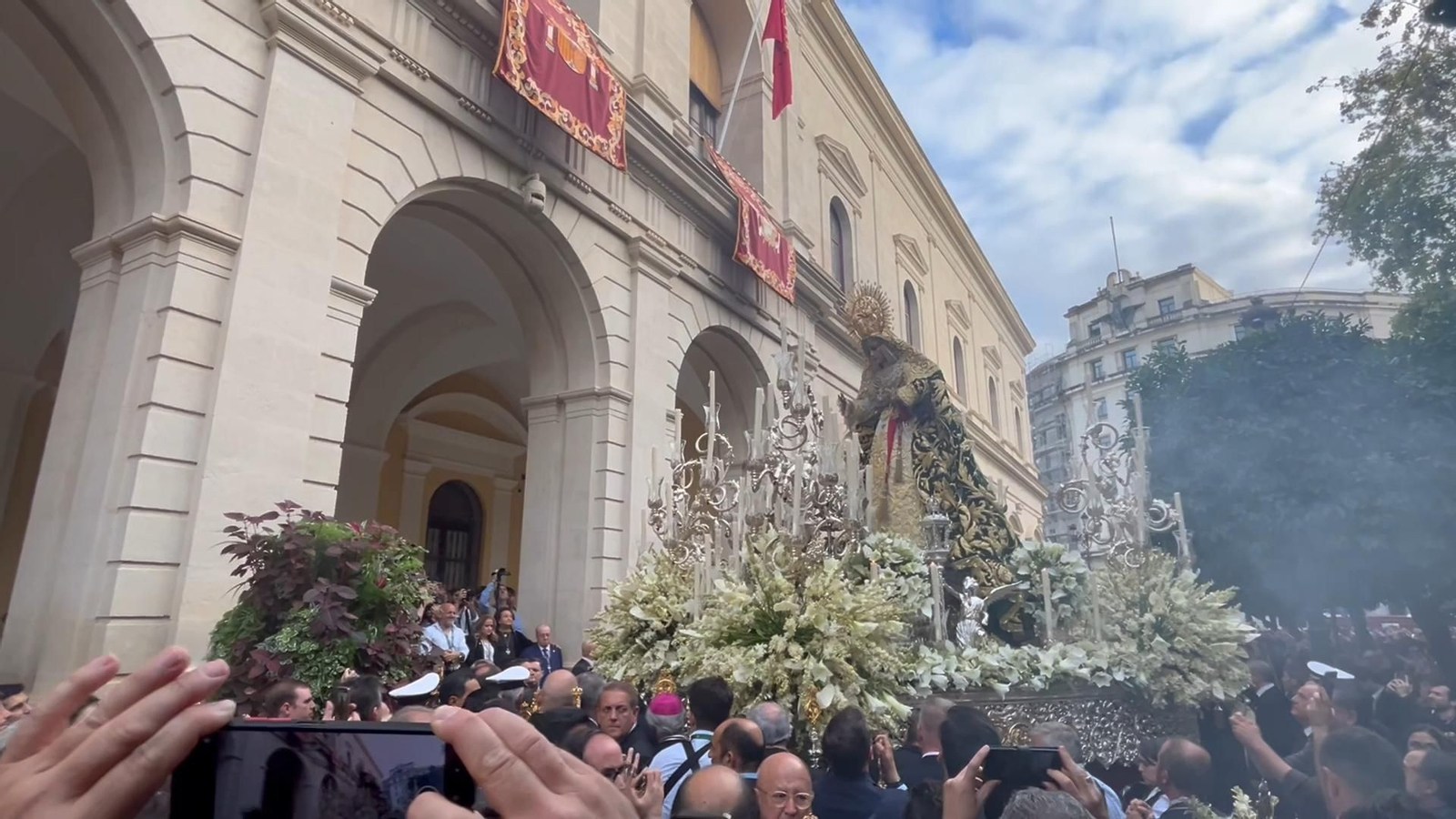 La Esperanza de Triana en el Ayuntamiento