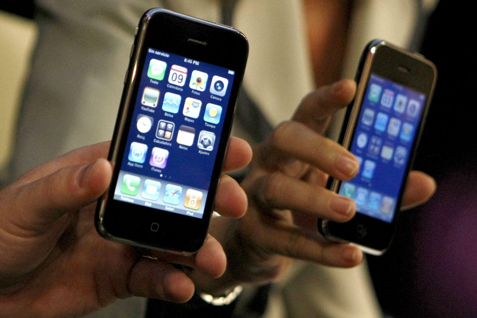 El primer iPhone en España.