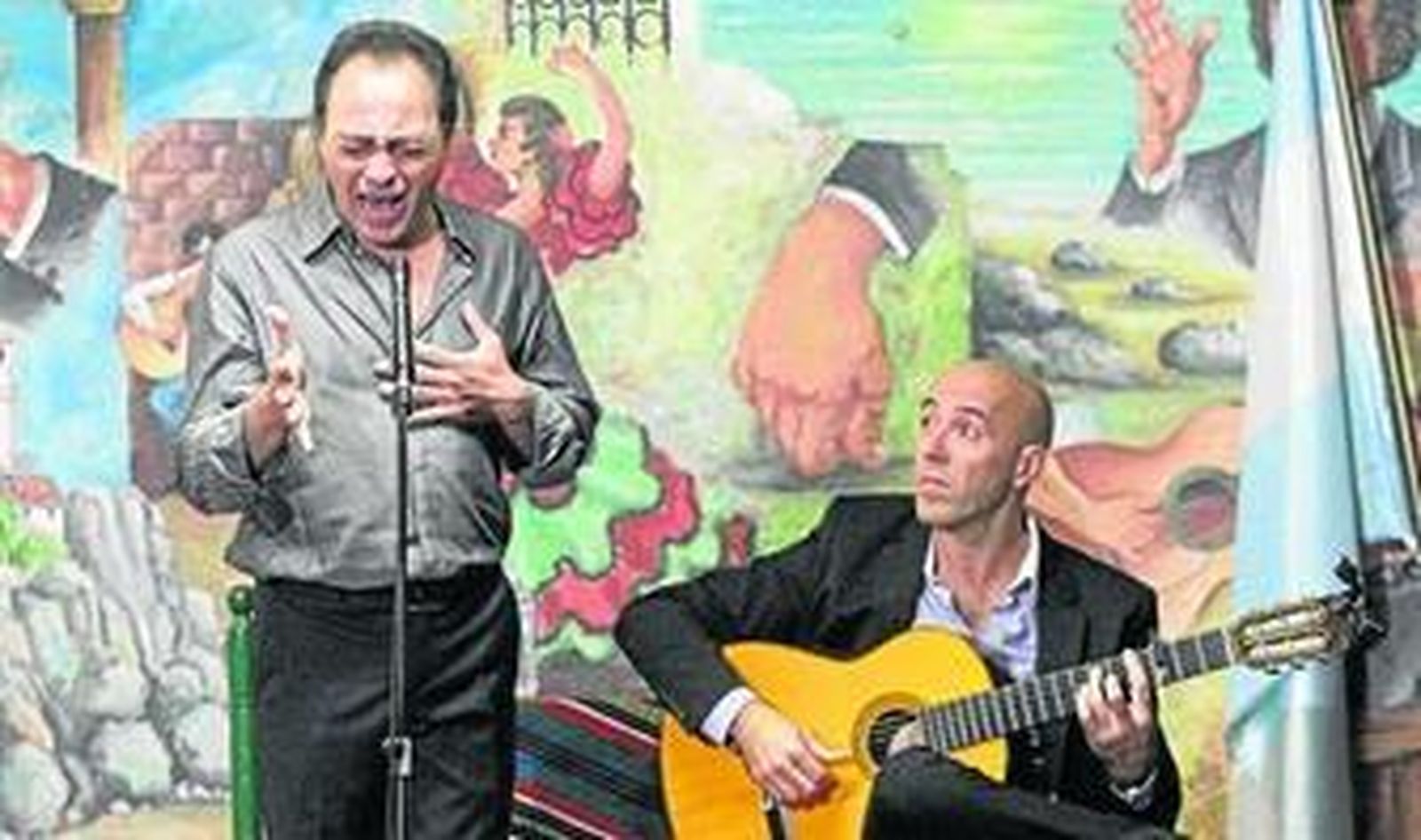 Morenito de Íllora, en una de las grandes noches vividas en la Peña Flamenca Linense.