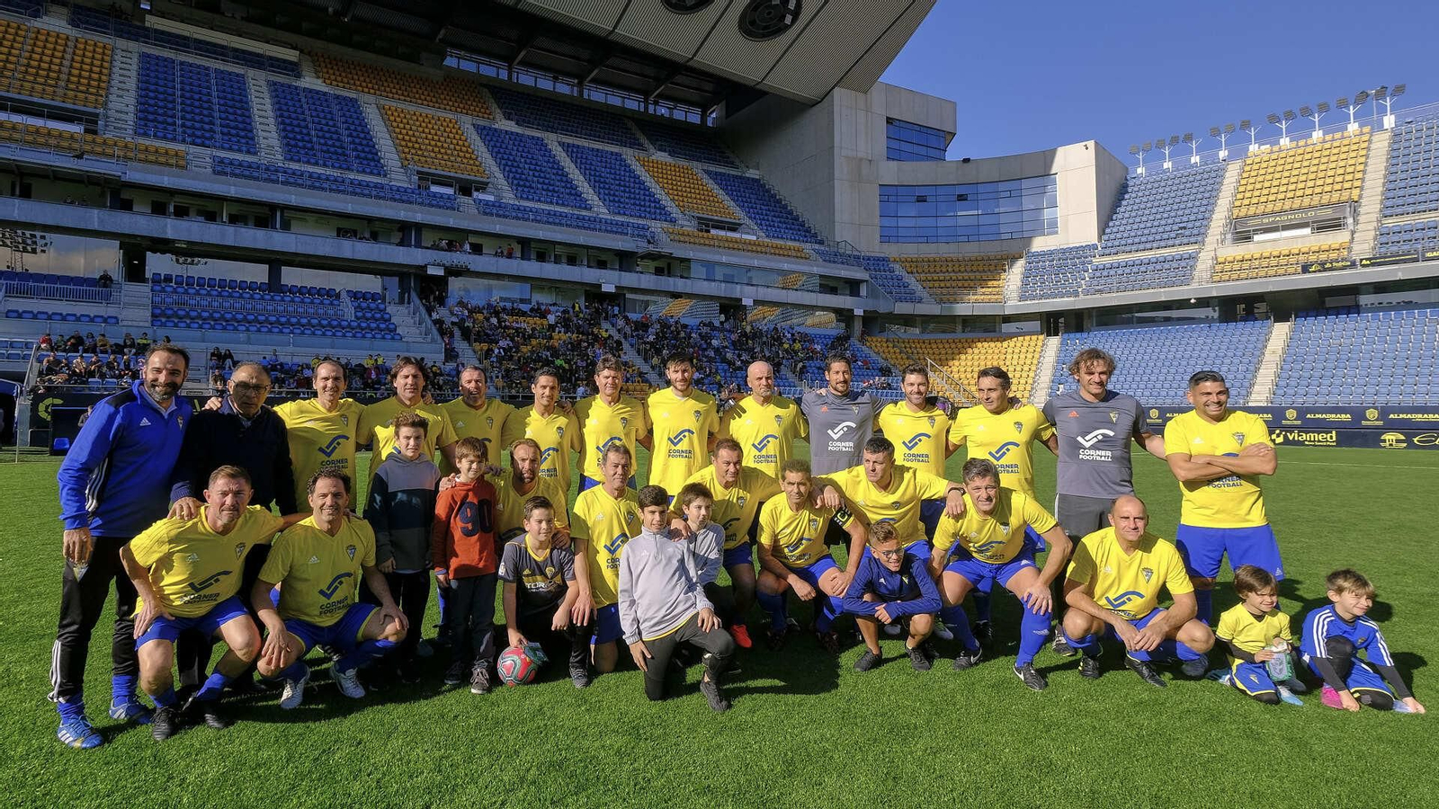 Partido de fútbol a beneficio de la Asociación de Reyes Magos en Carranza