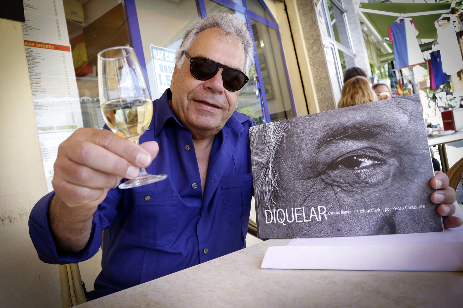 1. Tío Borrico, en uno de sus recitales. 2. Característica pose de Juan Moneo 'El Torta'.