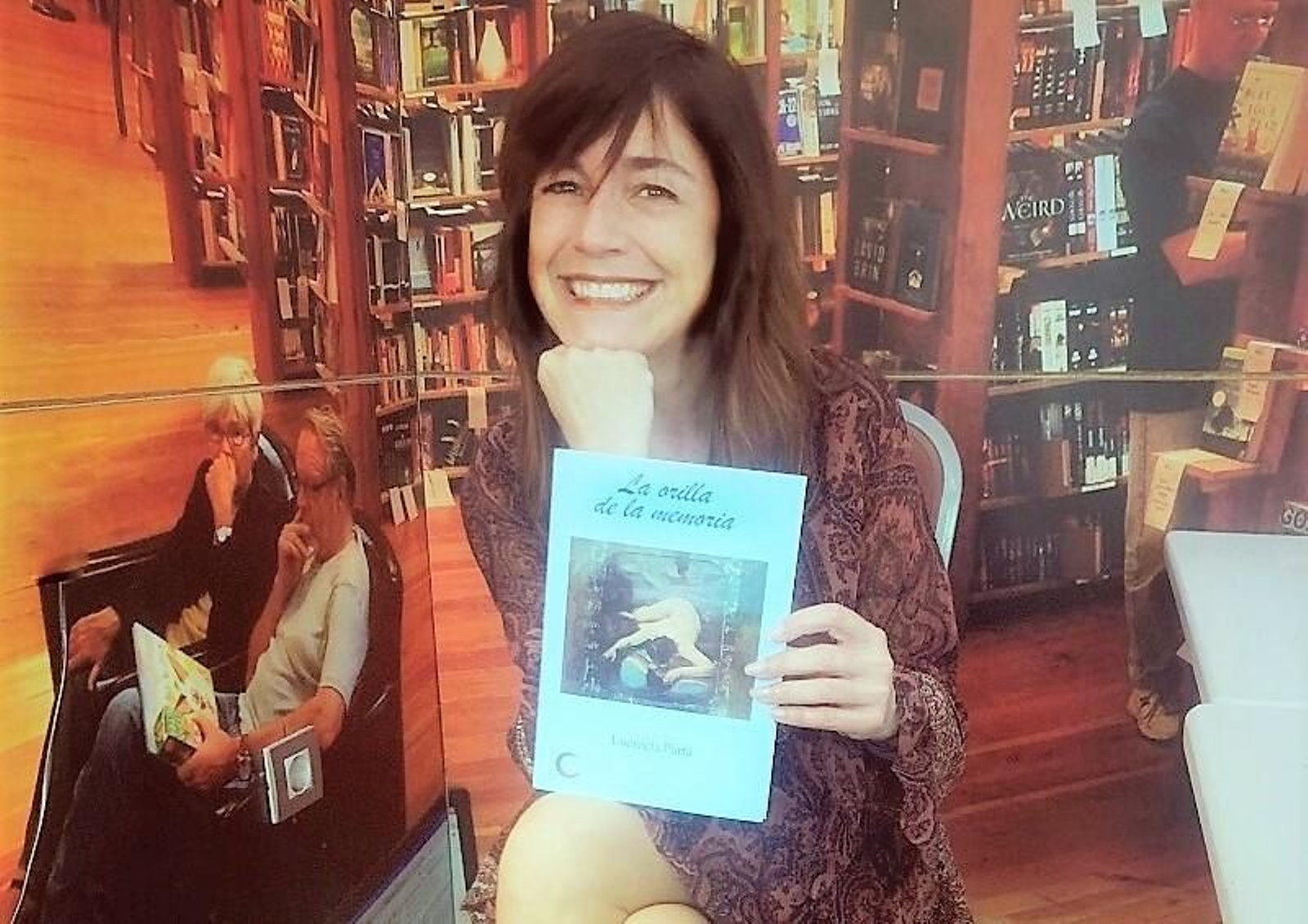 Lucrecia Parra muestra su nuevo poemario ‘La orilla de la memoria’.