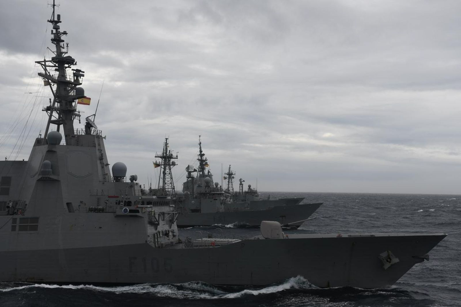Varios buques de la Armada desplegados en el Golfo de Cádiz y el Estrecho de Gibraltar.