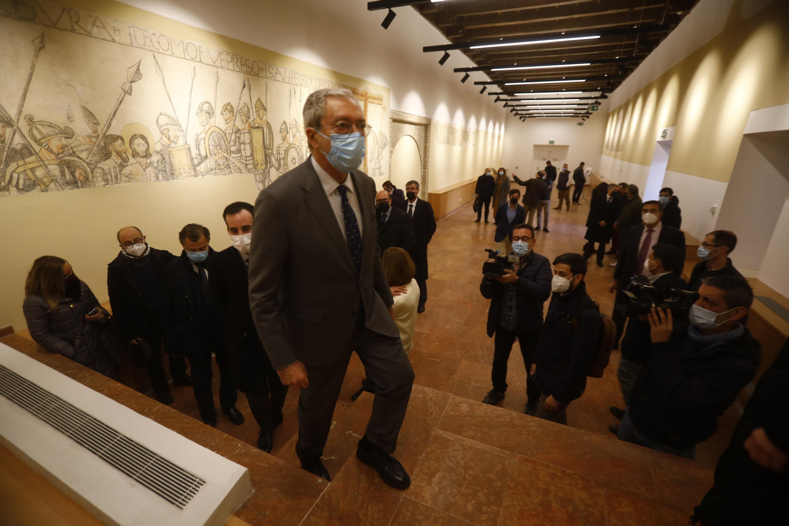 El consejero de Empleo, Rogelio Velasco, en su visita al Palacio de Congresos de Córdoba.