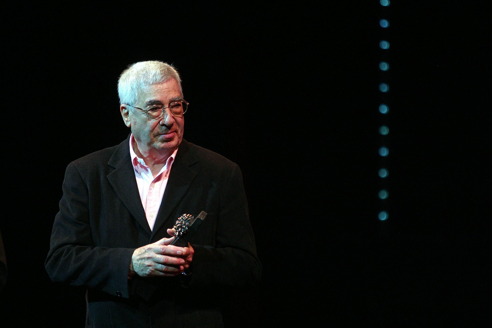 El escritor y guionista Rafael Azcona (Logroño, 1926- Madrid, 2008) durante un homenaje que le tributó el Festival de Málaga en 2006.