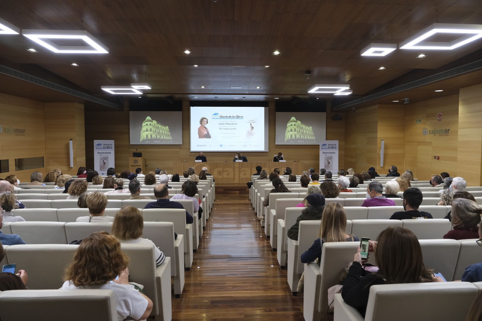 Fotogalería Diario de los Libros, con Julia Navarro. Almería