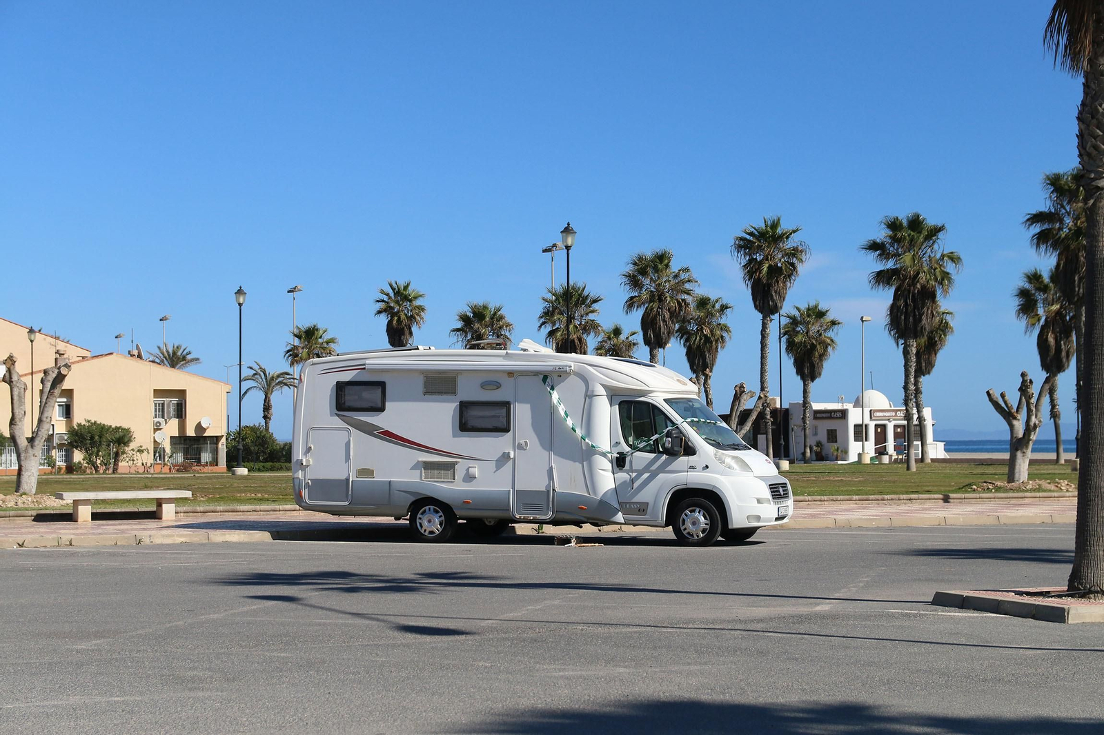 Fotogalería de las autocaravanas aparcadas en Roquetas