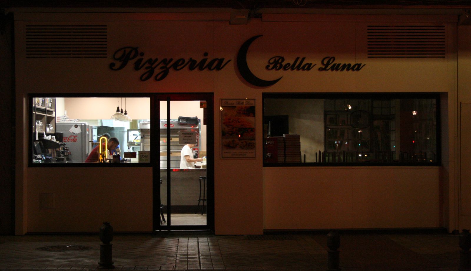 Las zona de fiesta de Granada por la noche durante el confinamiento por coronavirus