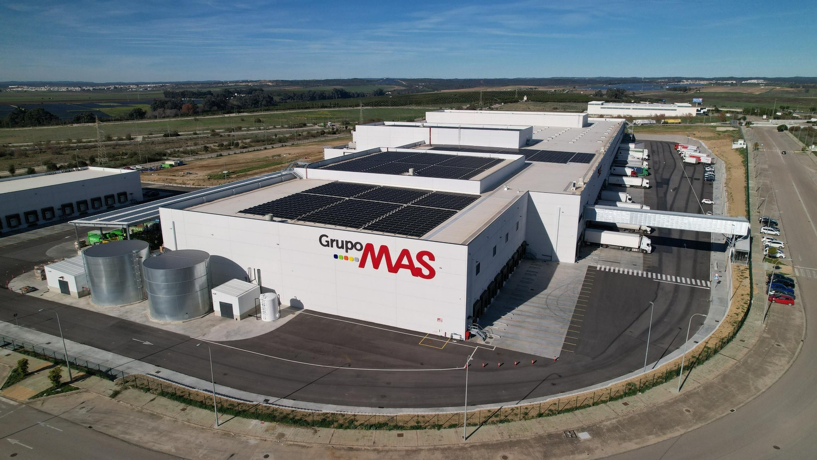 Vista aérea del centro logístico de la compañía de distribución andaluza Grupo MAS.