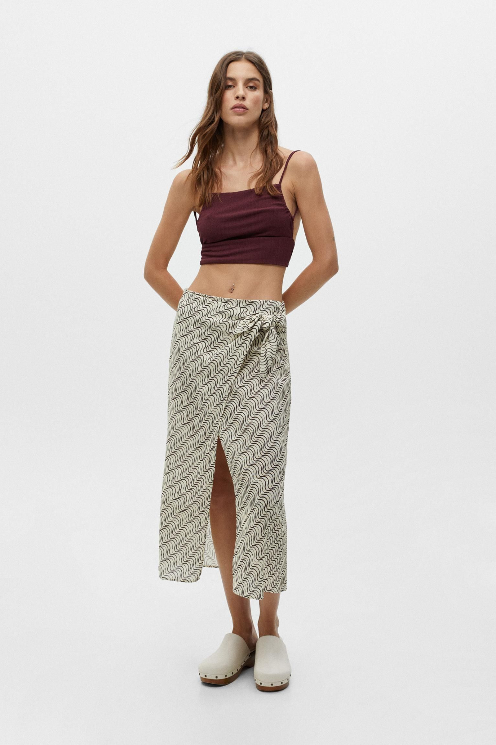 Falda pareo de Pull and Bear.