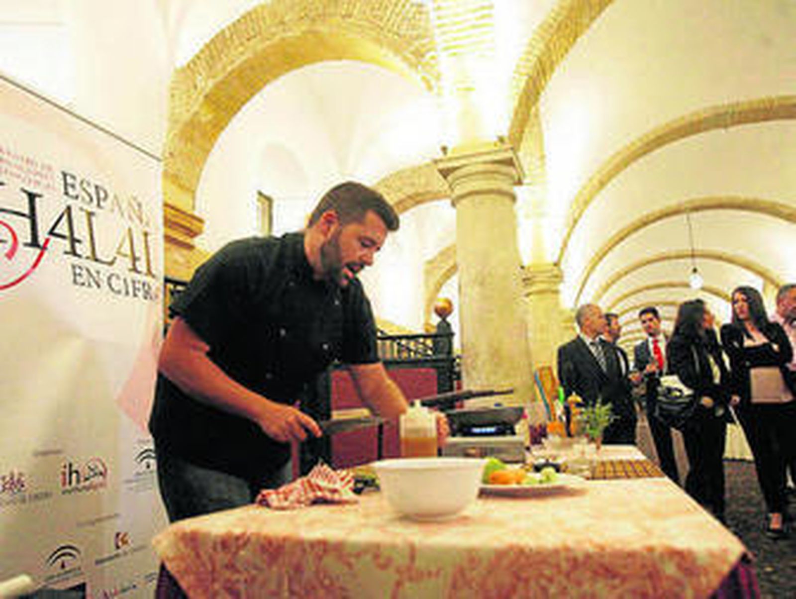 El chef Ibrahim Romero ayer, durante el 'cooking show'.