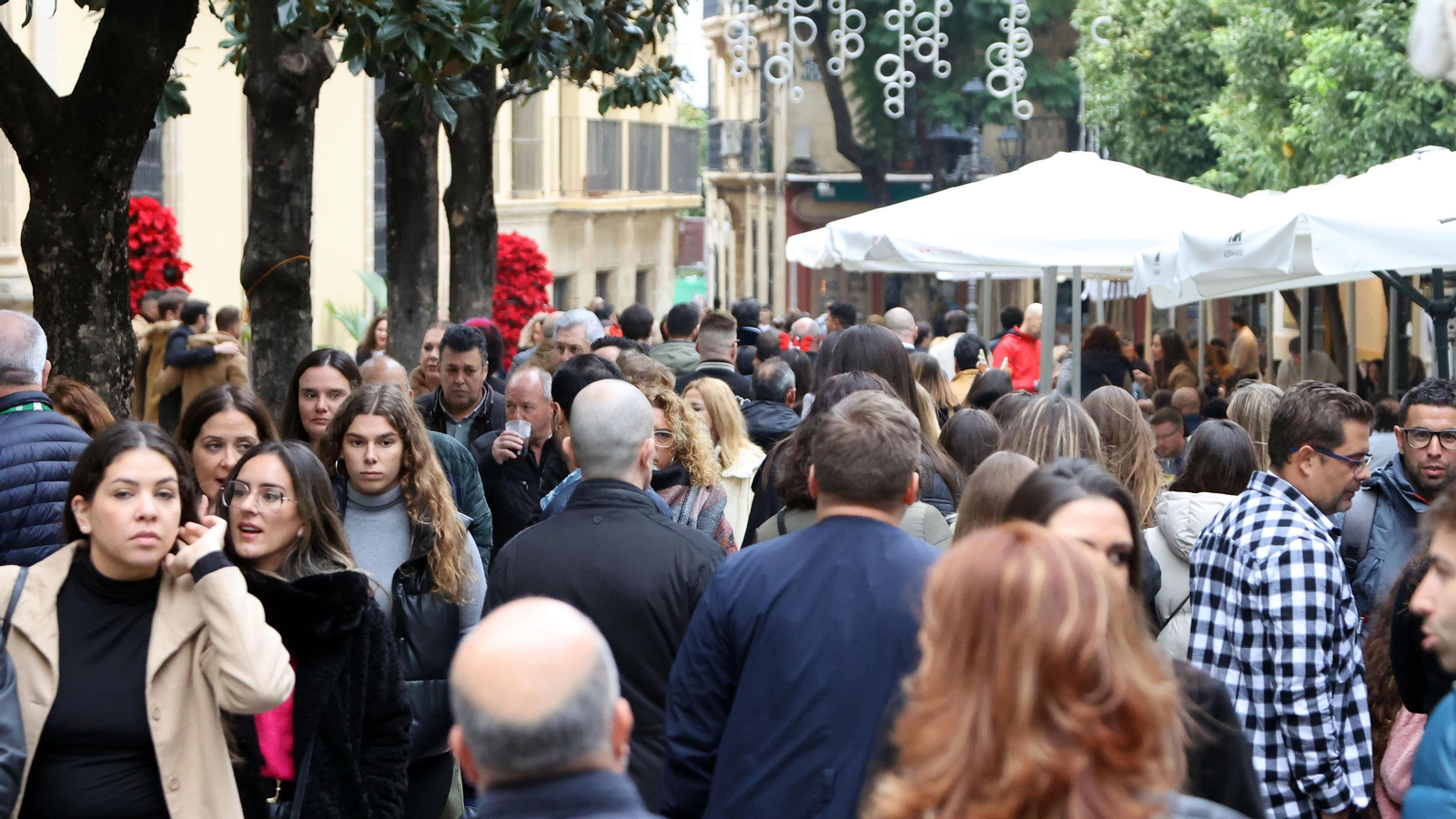 La calle Consistorio llena de gente durante una jornada de la Navidad. La calle Consistorio llena de gente durante una jornada de la Navidad.