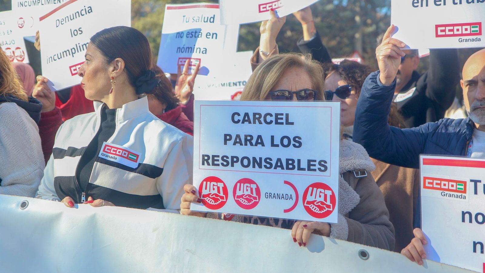 Han portado varios carteles con mensajes reivindicativos